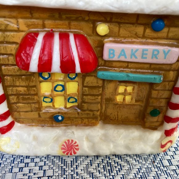 POTTERY BARN Gingerbread House Candle Large 8"Hx6"Lx4"W UNUSED VINTAGE RARE - Picture 8 of 10